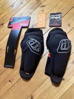 Troy Lee Designs Raid knee guardsのサムネイル