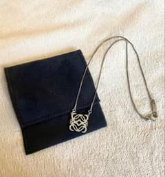 LOEWE アナグラム ネックレス シルバーカラーのサムネイル