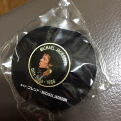 マイケルジャクソン ピンバッジ ダイドー michael jaksonのサムネイル