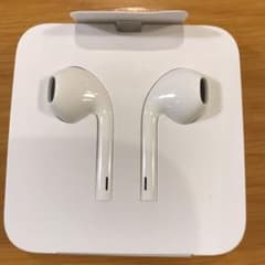 Apple 純正イヤホン　ライトニング端子　iPhoneのサムネイル