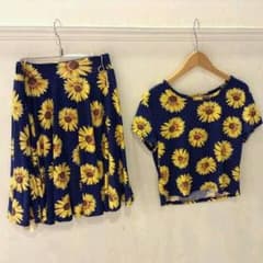 ひまわり総柄トップス 値下げのサムネイル