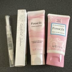 FIANCÉE ハンドクリーム＆ネイルオイル セットのサムネイル