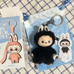 ラブブ LABUBU ぬいぐるみ キーホルダー イニシャル　R ラブブ イニシャル R ぬいぐるみ アルファベット Labubu 【正規
