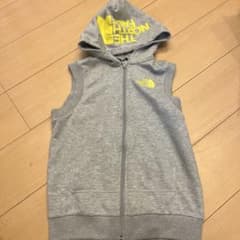 【値下げ】THE NORTH FACE フード付きベスト キッズのサムネイル