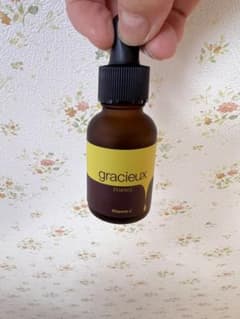 gracieux ESSENCE ビタミンC美容液のサムネイル