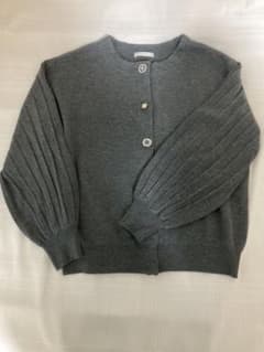 Gready Brilliant ビジュー釦プリーツスリーブニットのサムネイル