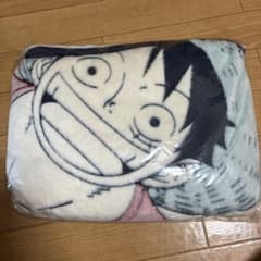 MOS BURGER × ONE PIECE 큰 솜털 담요