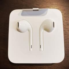 Apple製iPhone純正イヤホン(未使用品)♡のサムネイル