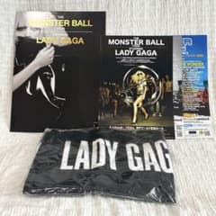 LADY GAGA来日公演グッズセット（ツアーパンフ＋マフラータオル