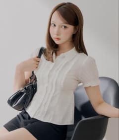 Chico　【全骨格◎/セットアップ対応】コンパクトパフブラウスのサムネイル