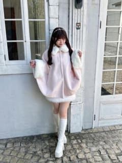 完売品 evelyn ビジューポンチョコート ピンク 完売品 evelyn ビジューポンチョコート ピンク - メルカリ