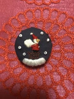 くるみボタン　刺繍　クリスマス　サンタクロースのサムネイル