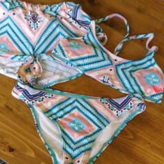 ROXY水着 ビキニ140 150のサムネイル