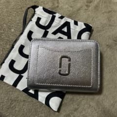Marc Jacobs シルバー 二つ折り財布のサムネイル