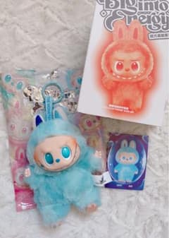 LABUBU ラブブぬいぐるみのサムネイル