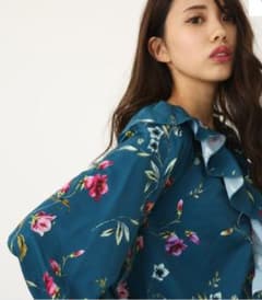 rienda♡Flow Flower フリルブラウス タグ付きのサムネイル