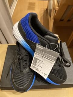 adidas スニーカー　BD7178のサムネイル