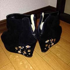 ビジュー付きショートブーツのサムネイル