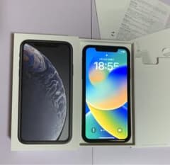 iPhone XR Black 128 GB SIMフリーのサムネイル