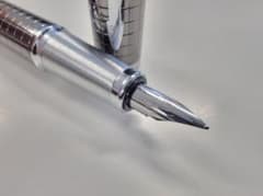 Parker 万年筆 シルバー チェック柄　14K PARKER（パーカー）】万年筆 チェック柄 キャップ付 - メルカリ