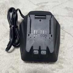 ✨新品未使用✨ アイリスオーヤマ充電器 DBLC18 DBL1820専用のサムネイル
