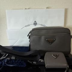 【美品】PRADA サフィアーノレザー　ショルダーバッグ ベージュのサムネイル