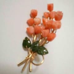 ★珊瑚のブローチ★のサムネイル