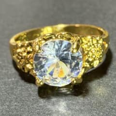 ゴールドカラー 大粒ビジュー リング 15号 アクセサリー　アンティークのサムネイル