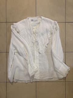 ZARA フリルカラー 長袖ブラウス ホワイト Sサイズのサムネイル