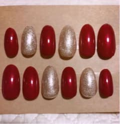 ネイルチップ レッド＆ゴールドのサムネイル