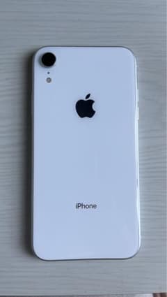 iPhone XR White 128 GB docomoのサムネイル