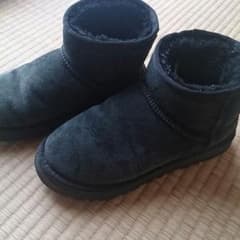 UGGクラシックミニ US7 ブラックのサムネイル