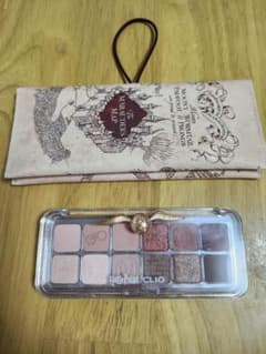 CLIO　ハリポタコラボ　アイシャドウパレットのサムネイル