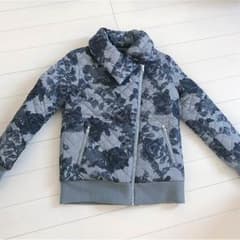 AZUL ライダース型ジャケット 薔薇のサムネイル