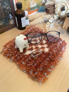 ハンドメイド ノッティング織 小物置きミニマット 菱形模様のサムネイル