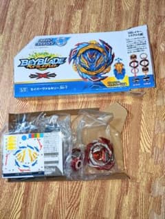 ベイブレード セイバーヴァルキリー 赤  ラシャドカラー　ベイブレードバーストのサムネイル