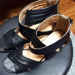 新品サンダルのサムネイル