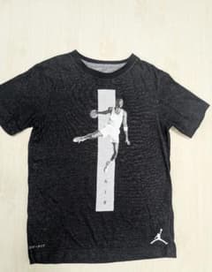 NIKE JORDAN キッズ Tシャツ ブラック Mのサムネイル