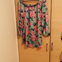 Forever21 オフショル　チュニック　ブラウス　ボタニカル　今だけのサムネイル