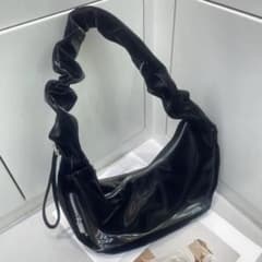 持ち手のくしゅくしゅ感が可愛い ショルダーバッグ ブラック B1674のサムネイル