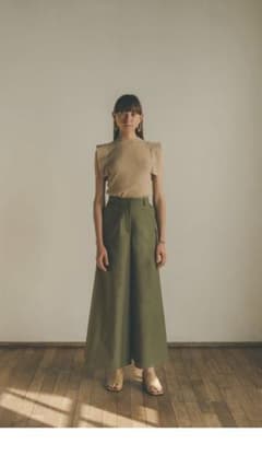 【本日限定値下げ】タグ付 clane クラネFLARE CHINOS PANTSのサムネイル
