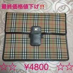 バーバリーのクランチバッグのサムネイル