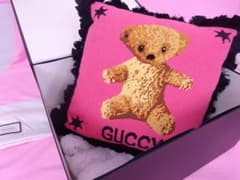 グッチ デコール 【GUCCY】　テディベアクッション　エンブロイダリー飾 新品 グッチ デコール 【GUCCY】 テディベアクッション エンブロイダリー飾