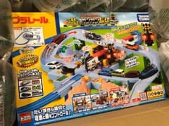 ☆新品☆プラレール トミカと遊ぼう！くるぞわたるぞ！ カンカン踏切セットのサムネイル