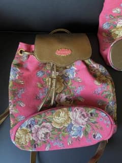Think Bee! シンクビー　リュック　ピンク　花柄　ゴブラン織 Think Bee! シンクビー リュック ピンク 花柄 ゴブラン織 - メルカリ