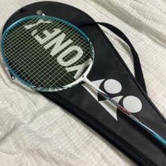 【値下げ】【美品】ヨネックス　バドミントンラケットのサムネイル
