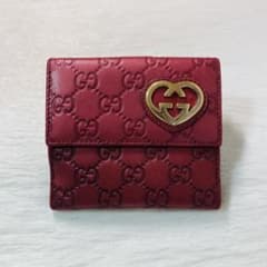 本日限定値下げ　GUCCI グッチ　二つ折り　シマレザー　ハート　赤　フラップ 本日限定値下げ GUCCI グッチ 二つ折り シマレザー ハート 赤 フラップ