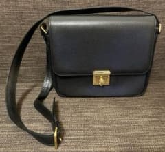 Valentino garavani オールド レザーショルダーバッグ ブラック - メルカリ