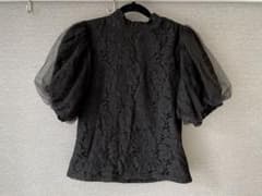 トップス　レディース　美品　新品同様　パフスリーブのサムネイル
