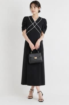 LILY BROWN パイピングデザインワンピース バックレースアップ 黒のサムネイル